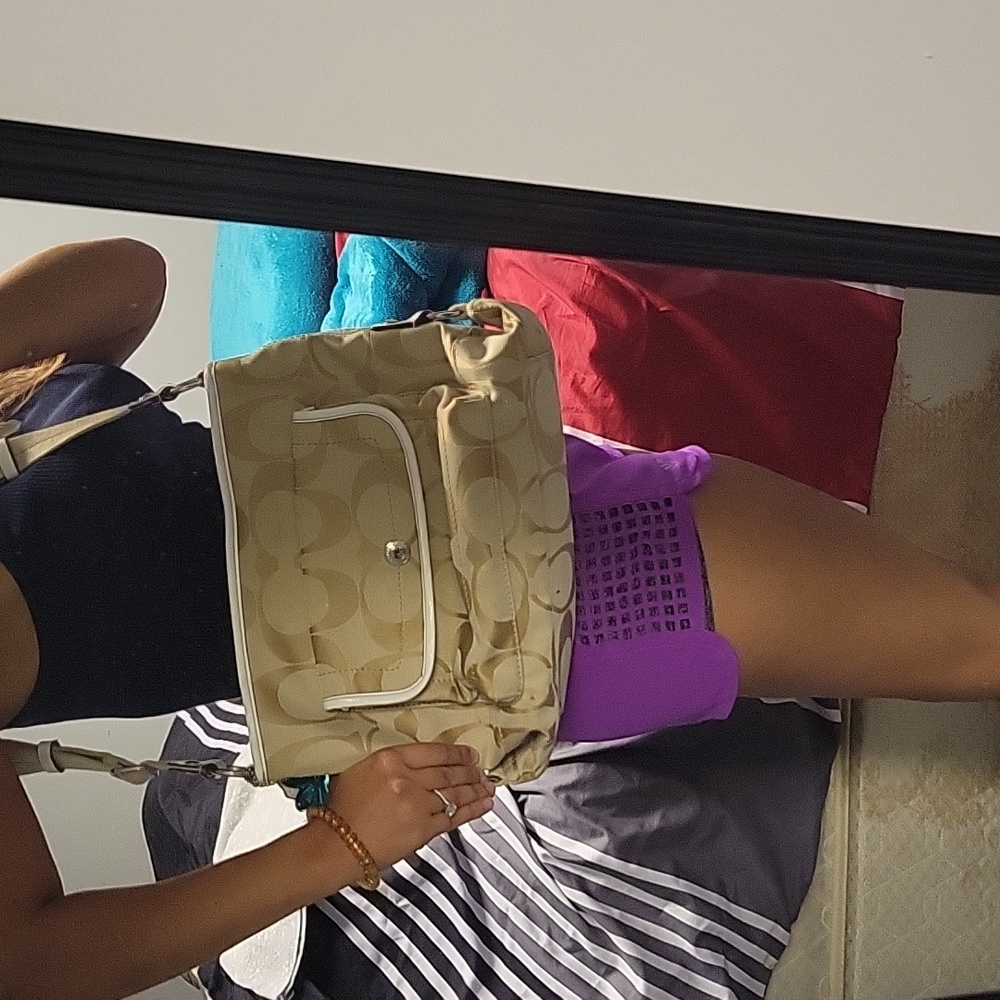 Coach Purse 👛 - Picture 11 of 13
